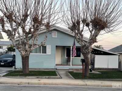 Home For Sale in Taft, California