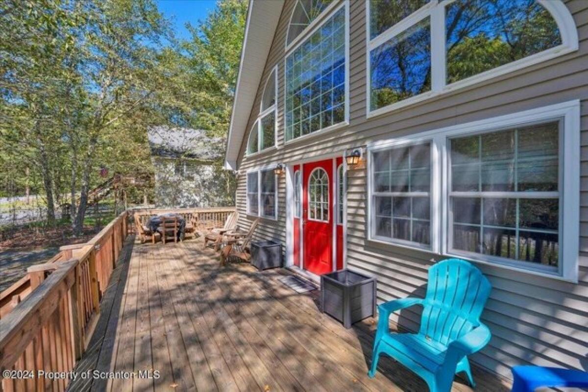 Picture of Home For Sale in Pocono Lake, Pennsylvania, United States