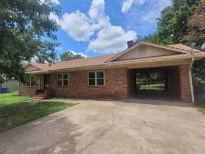 Home For Sale in Oakwood, Texas