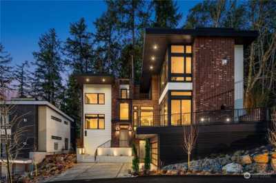 Home For Sale in Kirkland, Washington