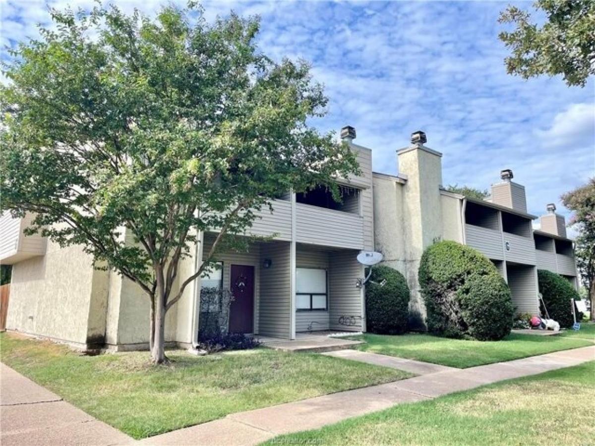 Picture of Home For Sale in College Station, Texas, United States