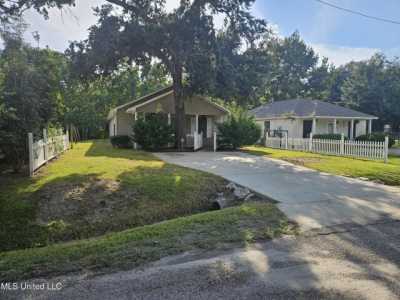 Home For Sale in Gulfport, Mississippi