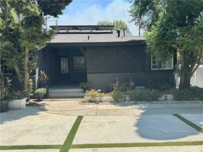 Home For Sale in Van Nuys, California