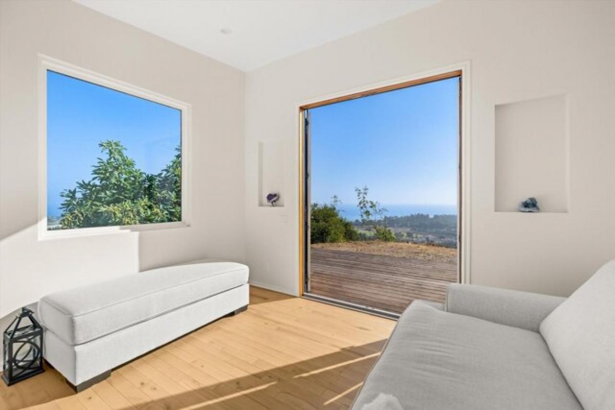 Picture of Home For Sale in Carpinteria, California, United States