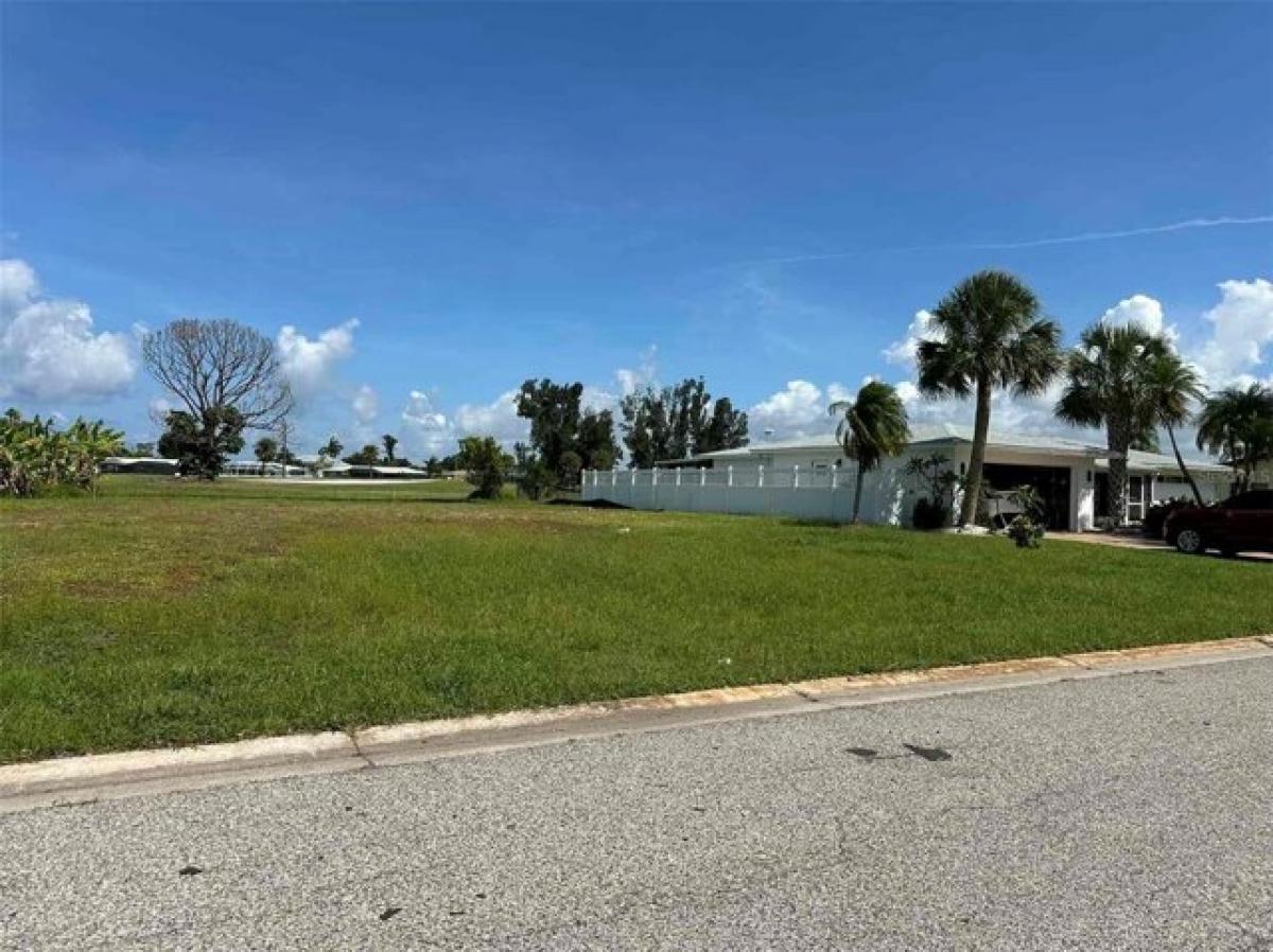 Picture of Residential Land For Sale in Rotonda West, Florida, United States