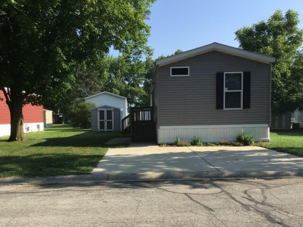 Picture of Home For Sale in Goshen, Indiana, United States