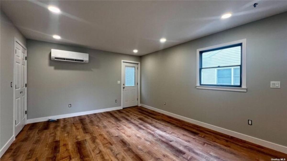 Picture of Home For Rent in Glen Cove, New York, United States