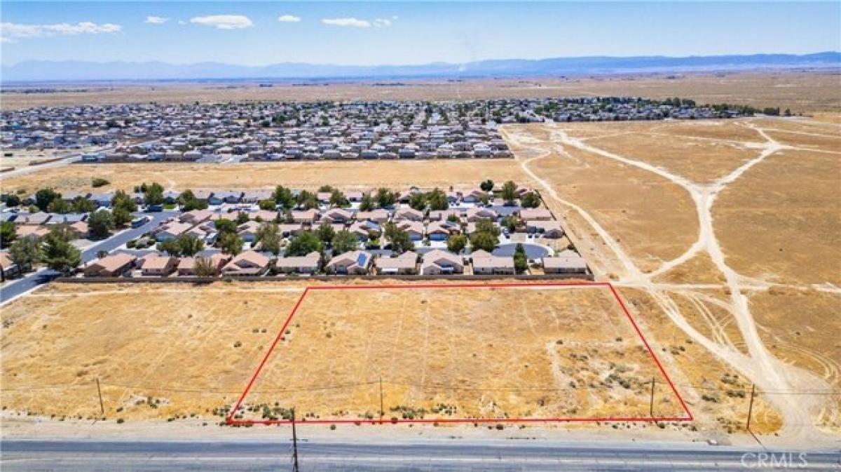 Picture of Residential Land For Sale in Rosamond, California, United States