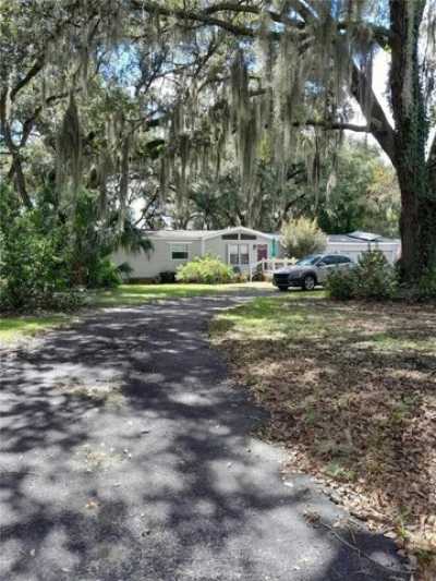 Home For Sale in Lady Lake, Florida