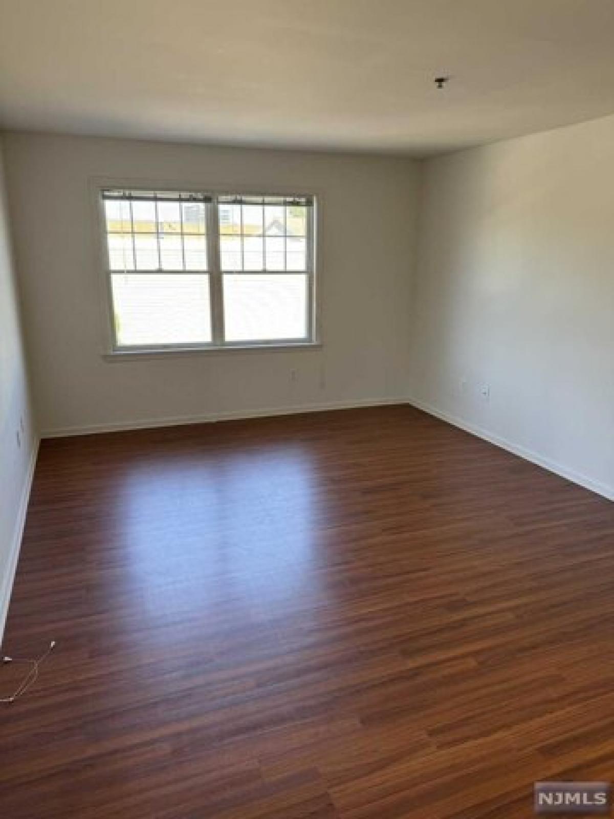 Picture of Apartment For Rent in Palisades Park, New Jersey, United States