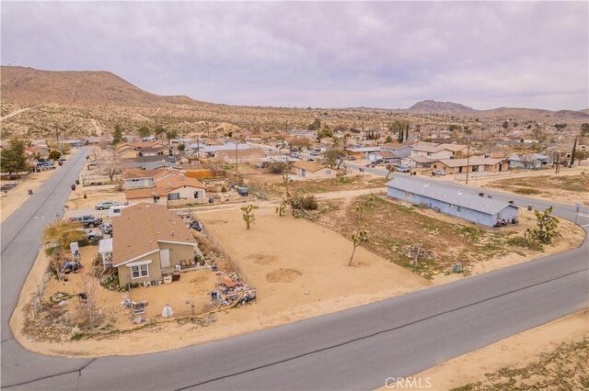 Picture of Residential Land For Sale in Yucca Valley, California, United States