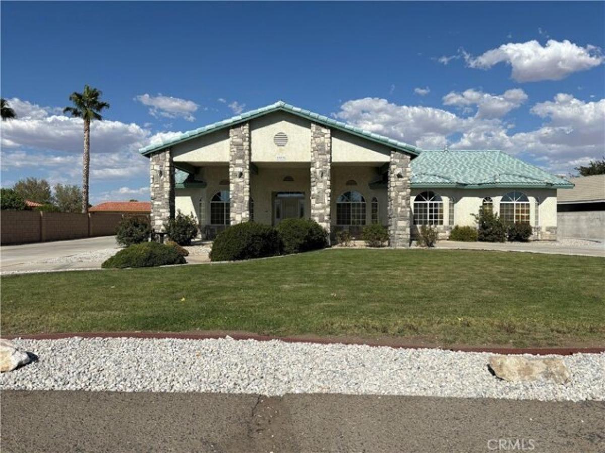 Picture of Home For Sale in Apple Valley, California, United States