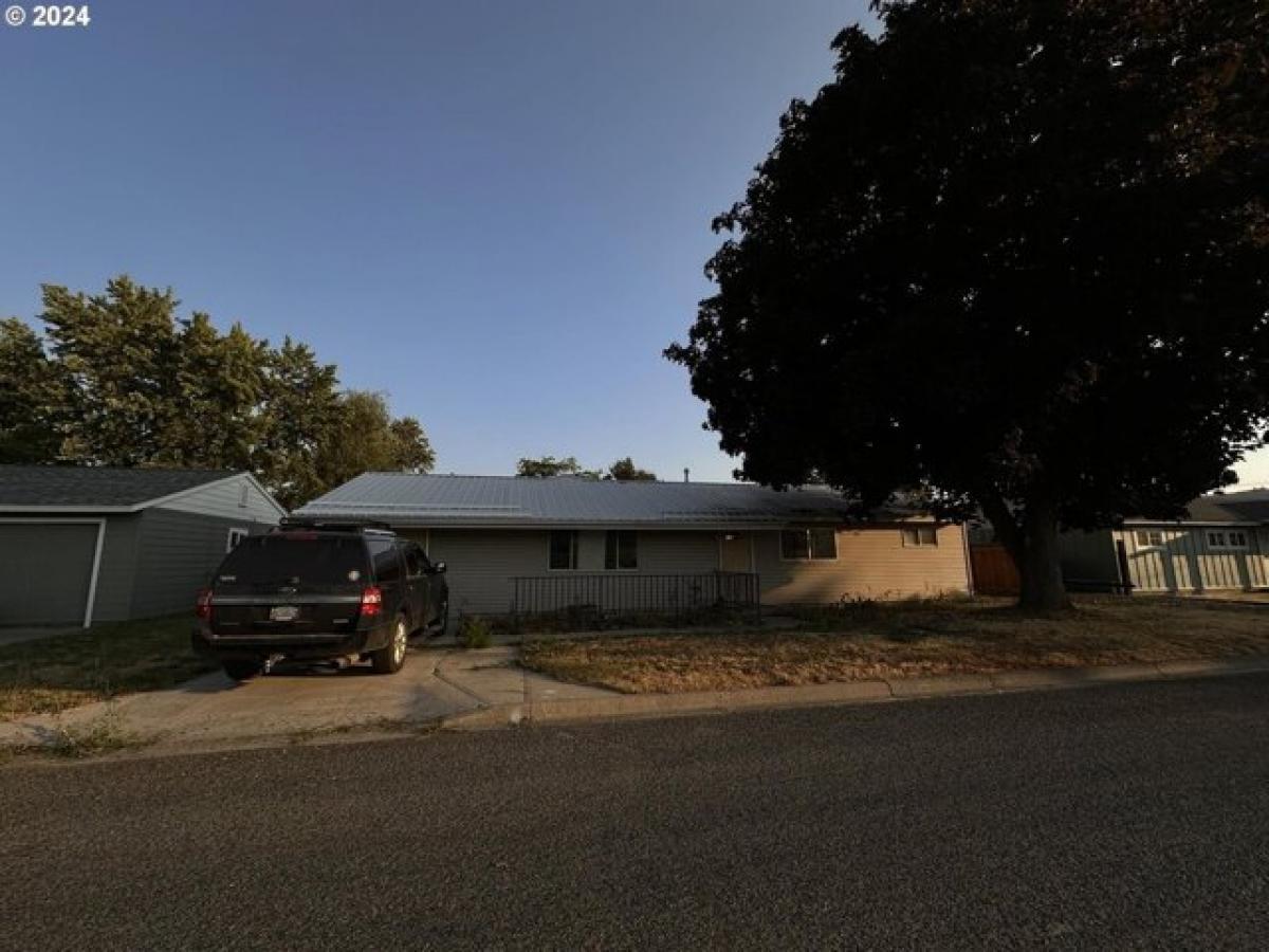 Picture of Home For Sale in Baker City, Oregon, United States