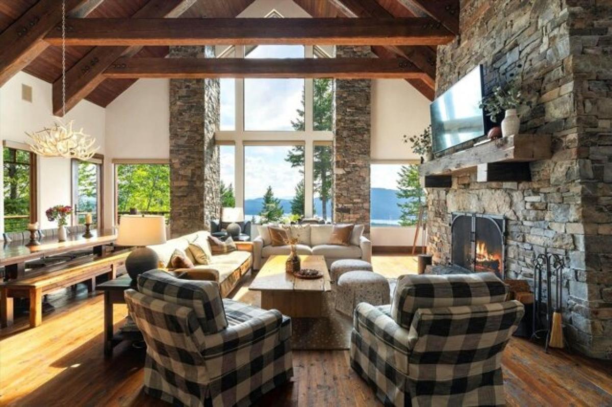 Picture of Home For Sale in Whitefish, Montana, United States