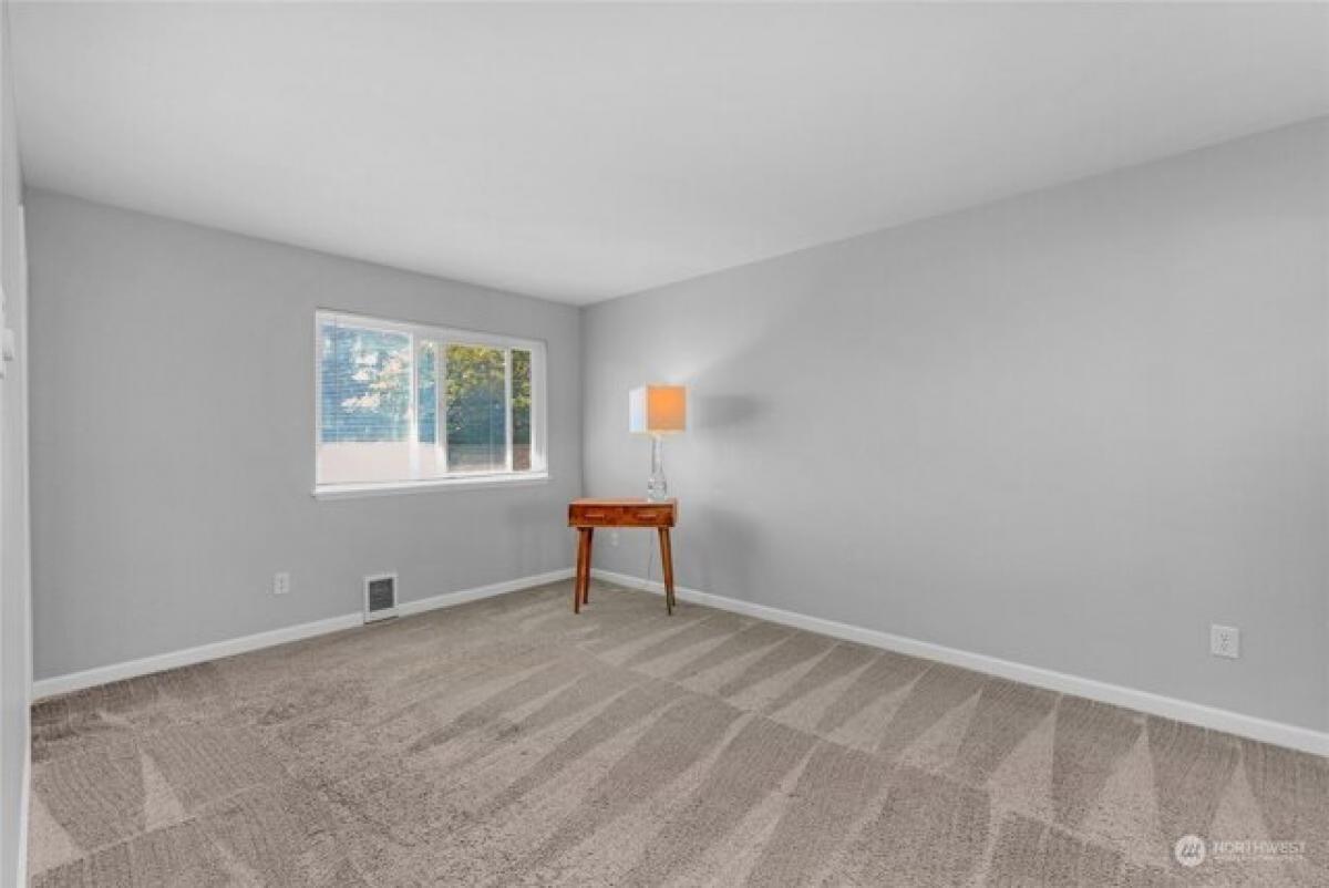 Picture of Home For Sale in Everett, Washington, United States