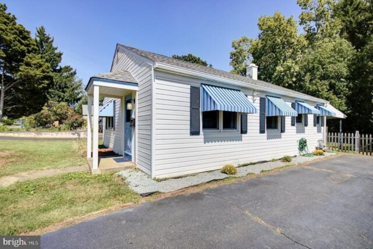 Picture of Home For Sale in Abington, Pennsylvania, United States