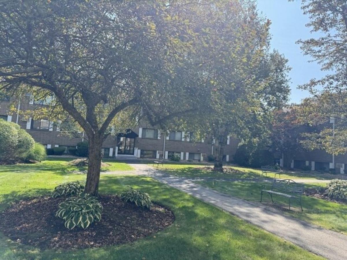 Picture of Home For Sale in Amesbury, Massachusetts, United States