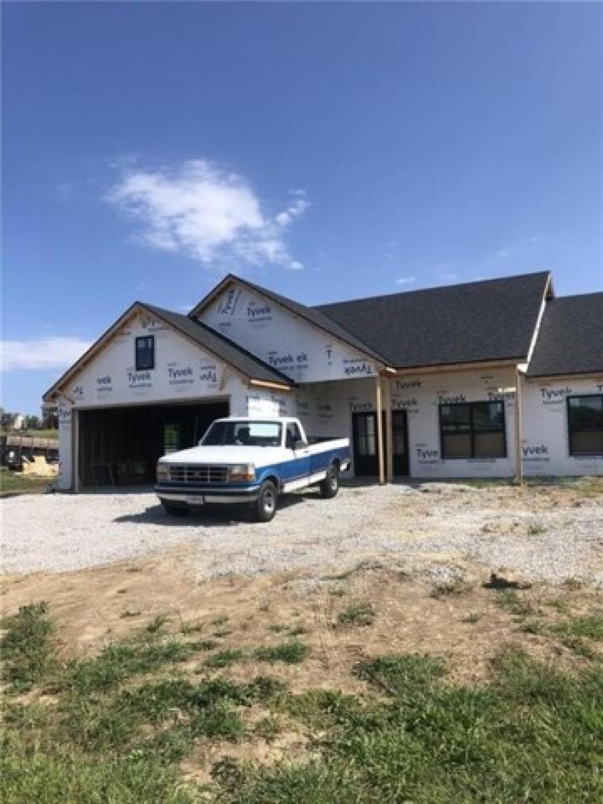 Picture of Home For Sale in Saint Joseph, Missouri, United States