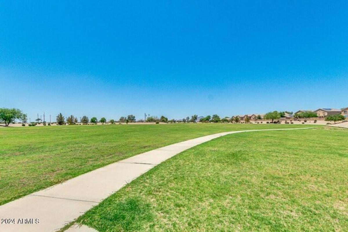 Picture of Home For Sale in Coolidge, Arizona, United States