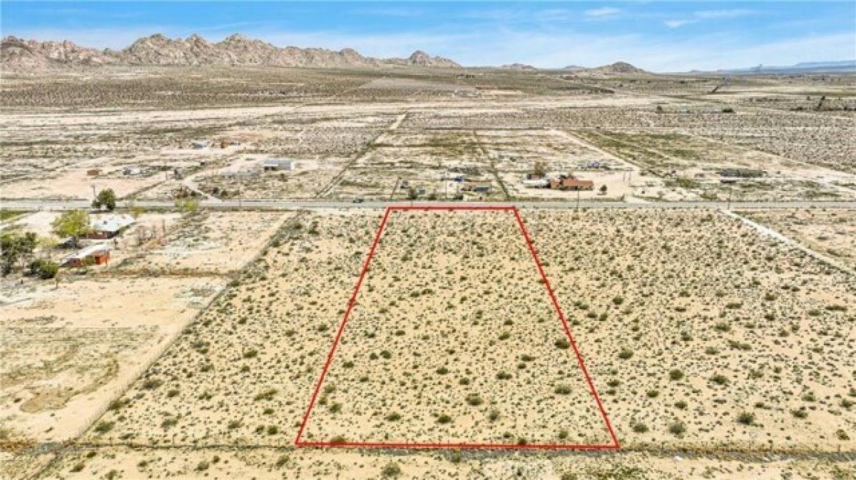 Picture of Residential Land For Sale in Lucerne Valley, California, United States