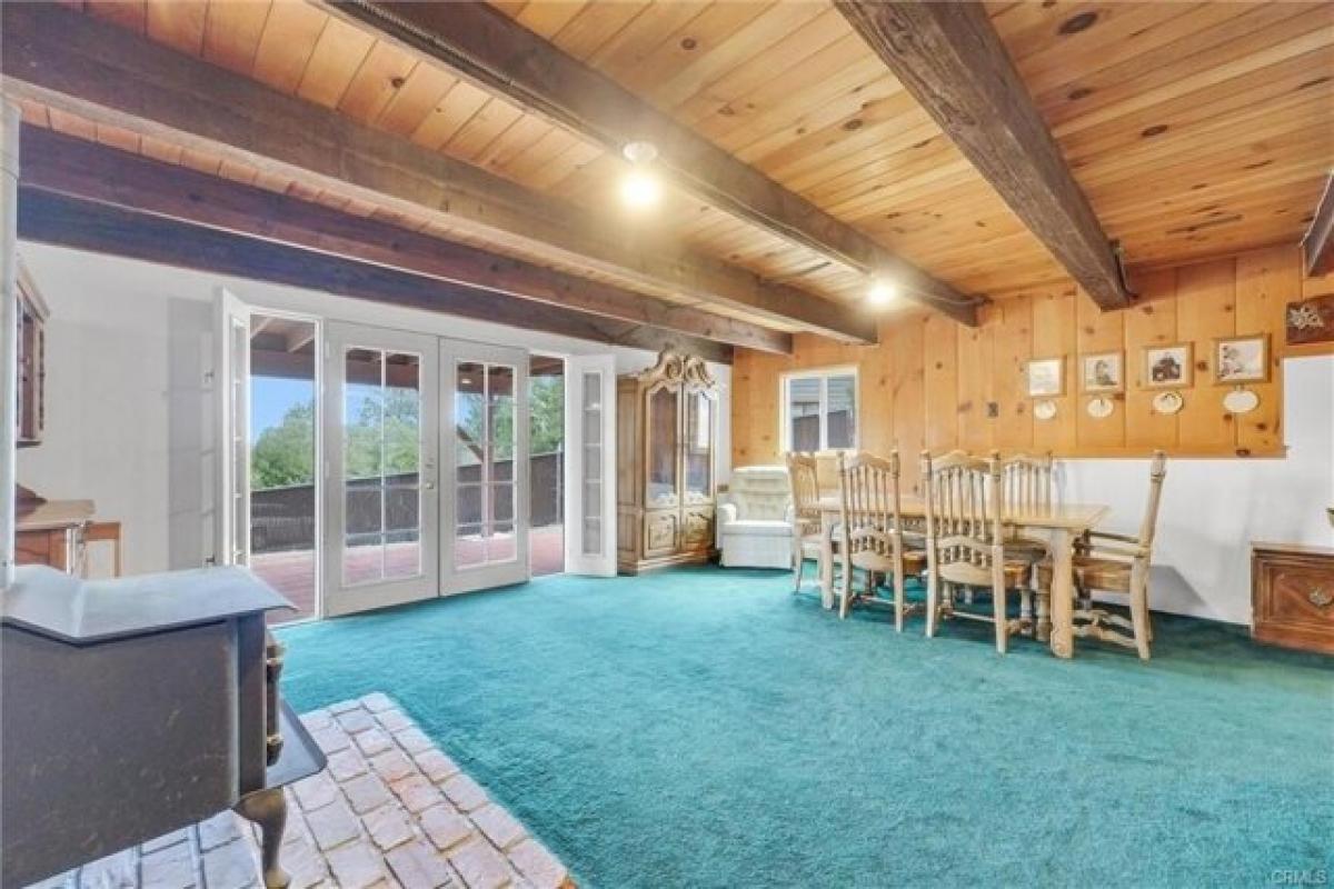 Picture of Home For Sale in Wrightwood, California, United States