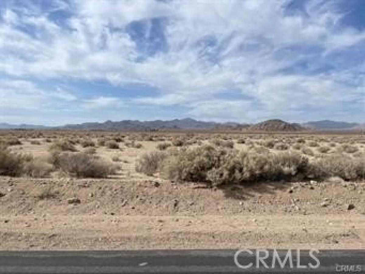 Picture of Residential Land For Sale in Lucerne Valley, California, United States