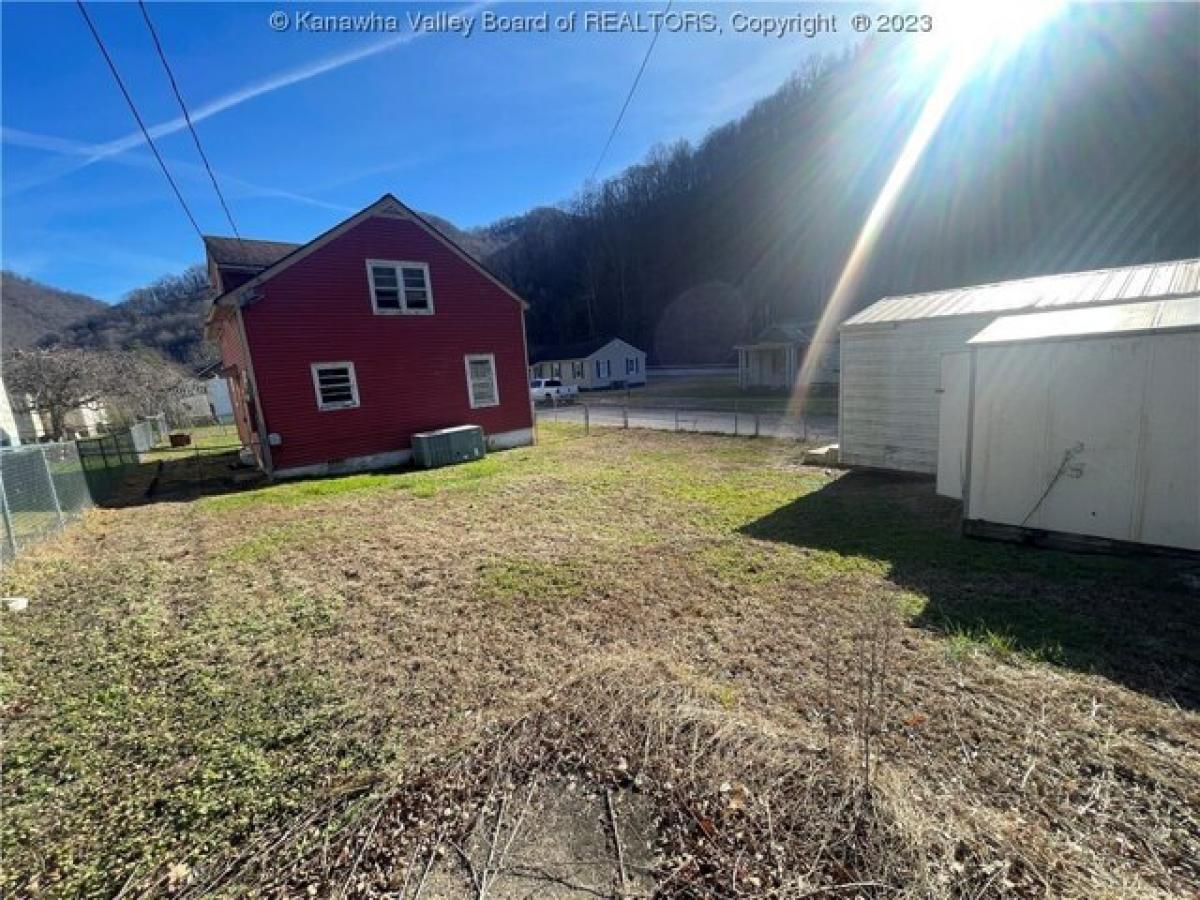 Picture of Home For Sale in Wharton, West Virginia, United States