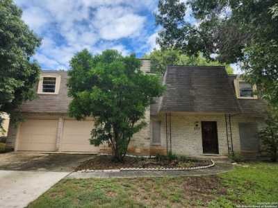 Home For Sale in Universal City, Texas