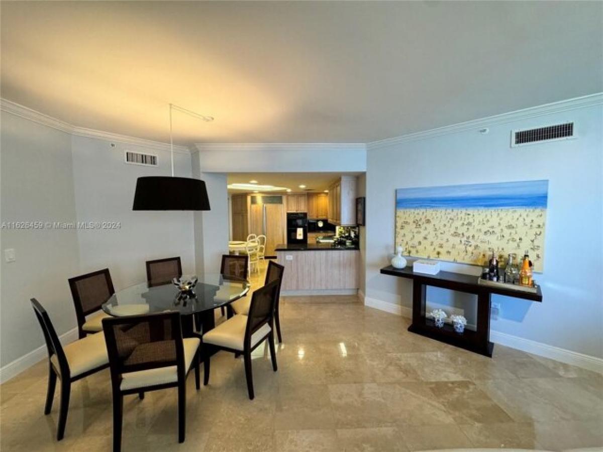 Picture of Home For Sale in Surfside, Florida, United States