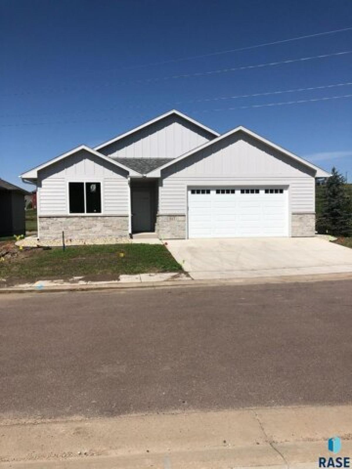 Picture of Home For Sale in Brandon, South Dakota, United States