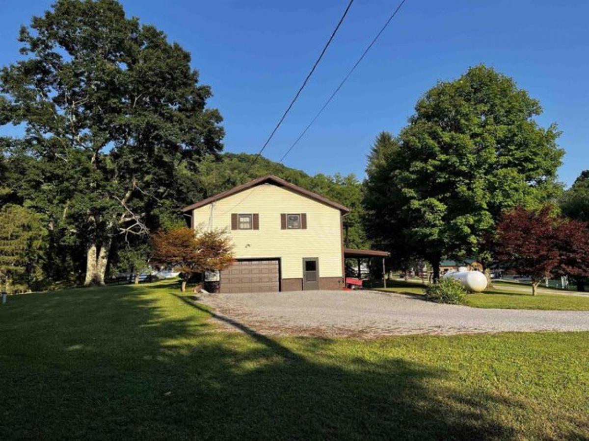 Picture of Home For Sale in Bowden, West Virginia, United States