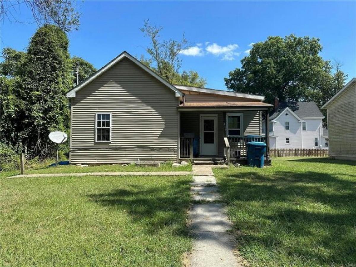 Picture of Home For Sale in Alton, Illinois, United States