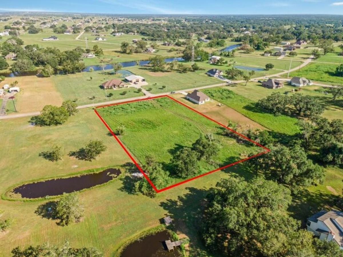 Picture of Residential Land For Sale in Angleton, Texas, United States