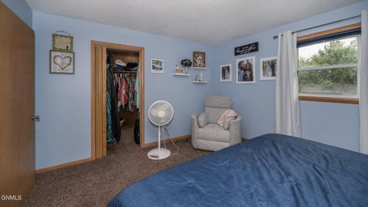 Picture of Home For Sale in Bismarck, North Dakota, United States