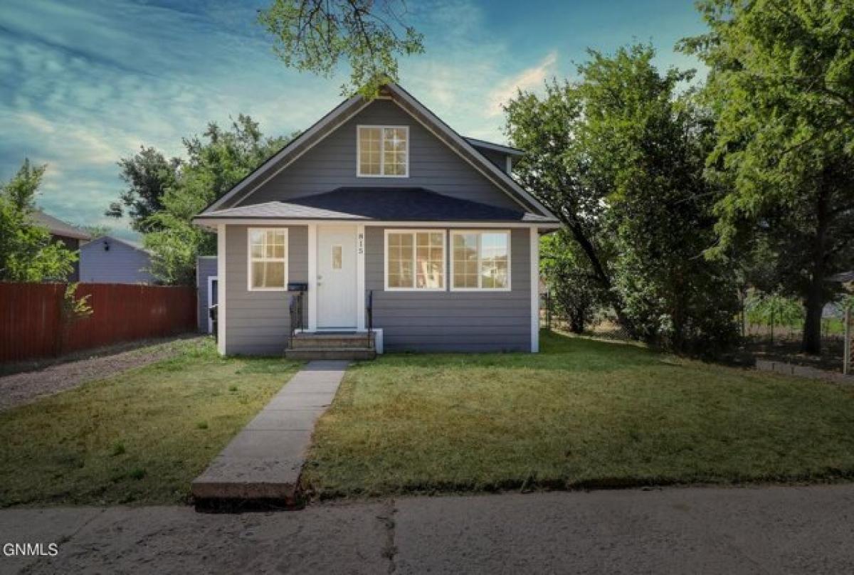 Picture of Home For Sale in Williston, North Dakota, United States