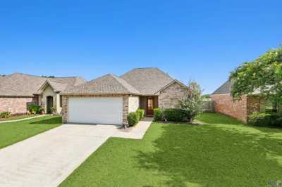 Home For Sale in Gonzales, Louisiana