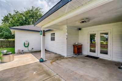 Home For Sale in Newberry, Florida