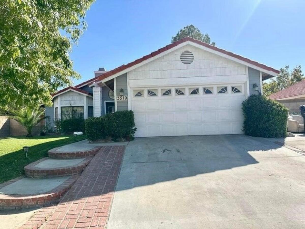 Picture of Home For Sale in Palmdale, California, United States