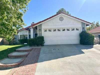 Home For Sale in Palmdale, California