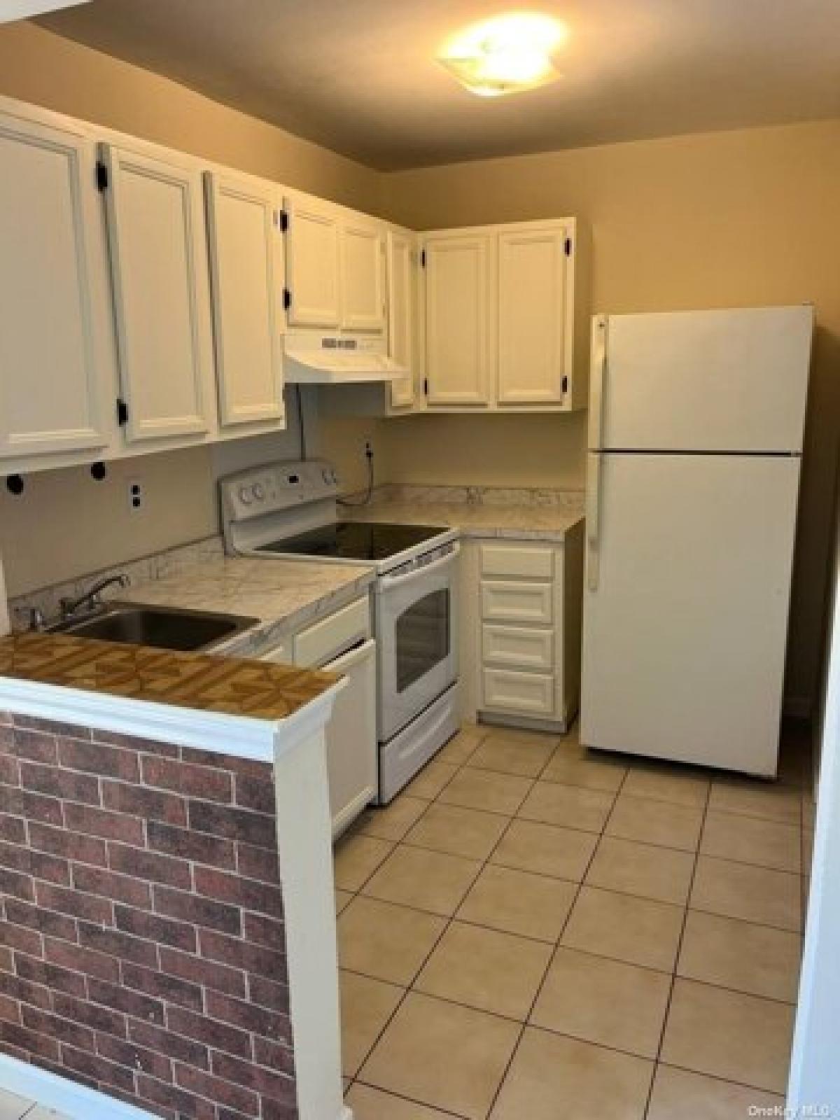 Picture of Home For Rent in Medford, New York, United States