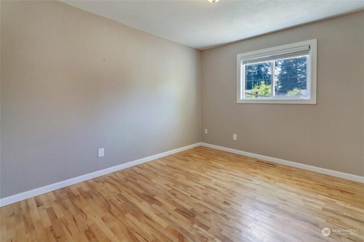 Picture of Home For Sale in Puyallup, Washington, United States