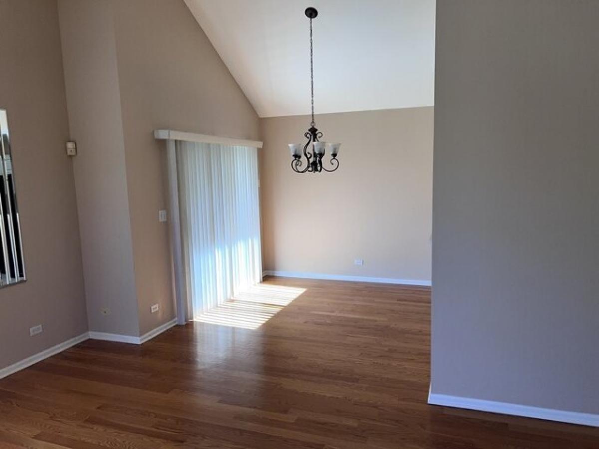 Picture of Home For Rent in Darien, Illinois, United States