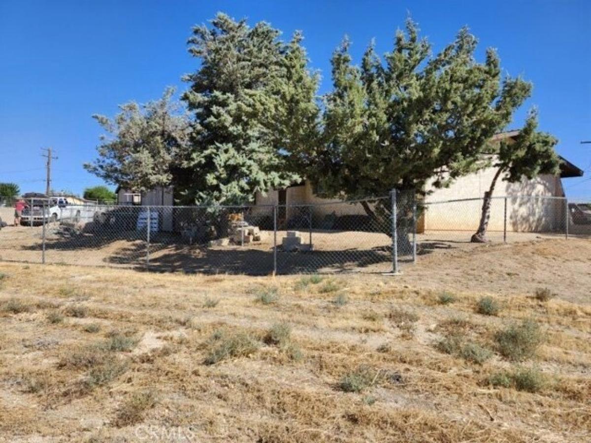 Picture of Home For Sale in Hesperia, California, United States