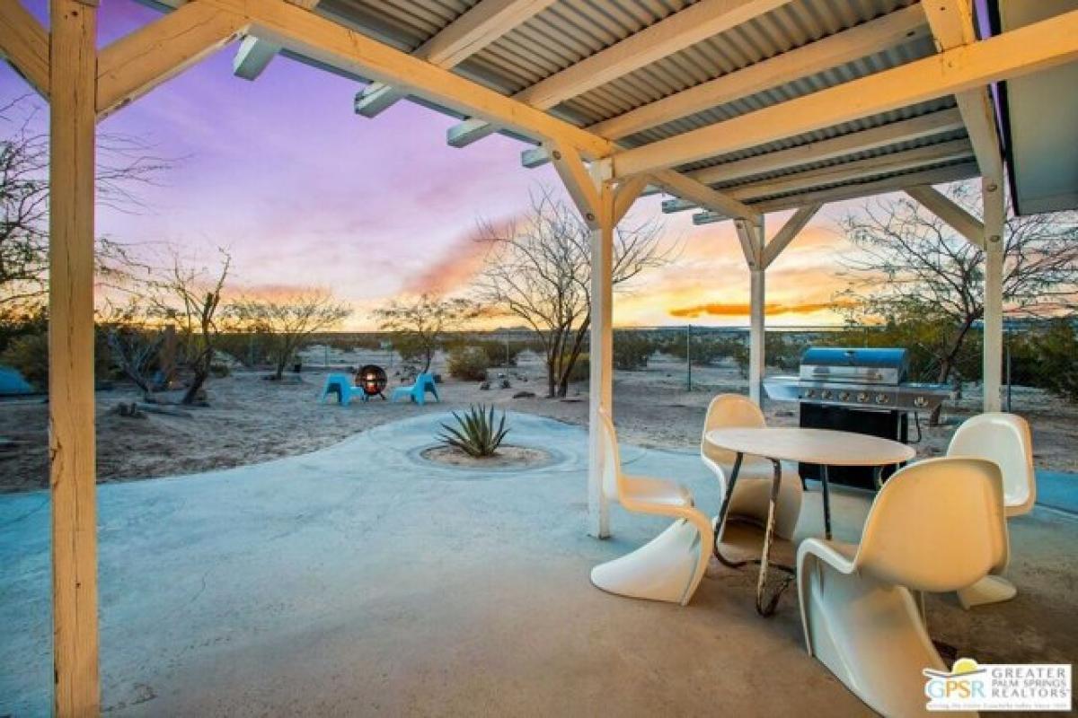 Picture of Home For Sale in Twentynine Palms, California, United States