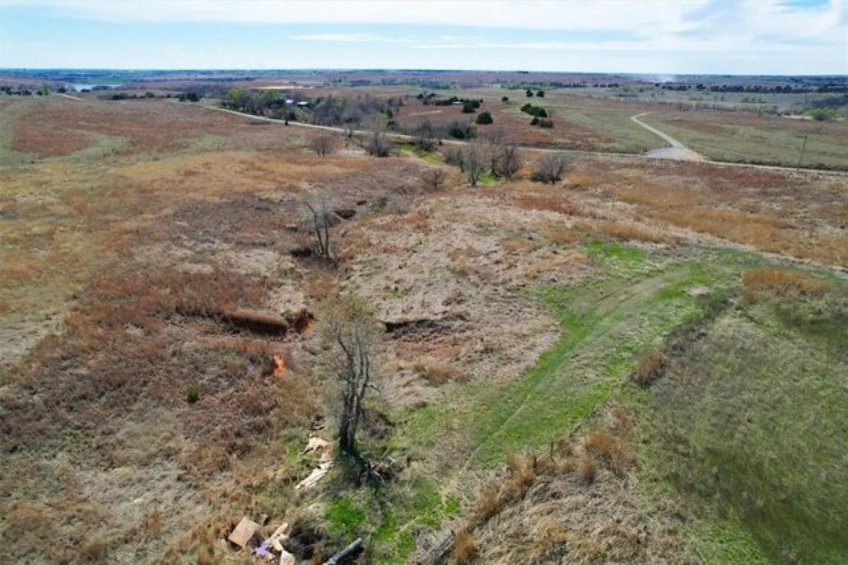 Picture of Residential Land For Sale in Arapaho, Oklahoma, United States