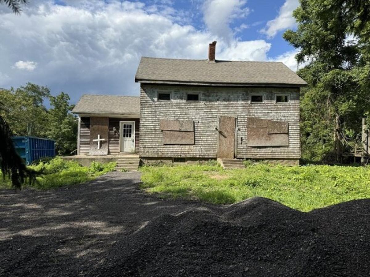 Picture of Home For Sale in Westport, Massachusetts, United States