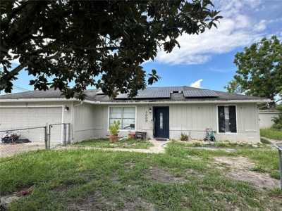 Home For Sale in Deltona, Florida