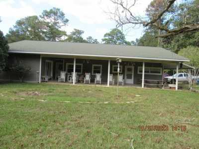 Home For Sale in Bay Springs, Mississippi