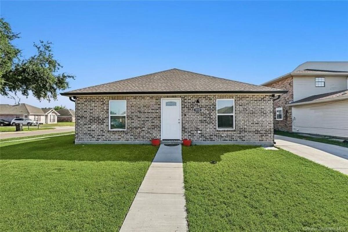 Picture of Home For Sale in Chalmette, Louisiana, United States