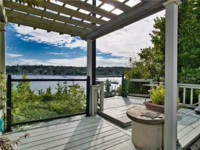 Home For Sale in Portsmouth, Rhode Island